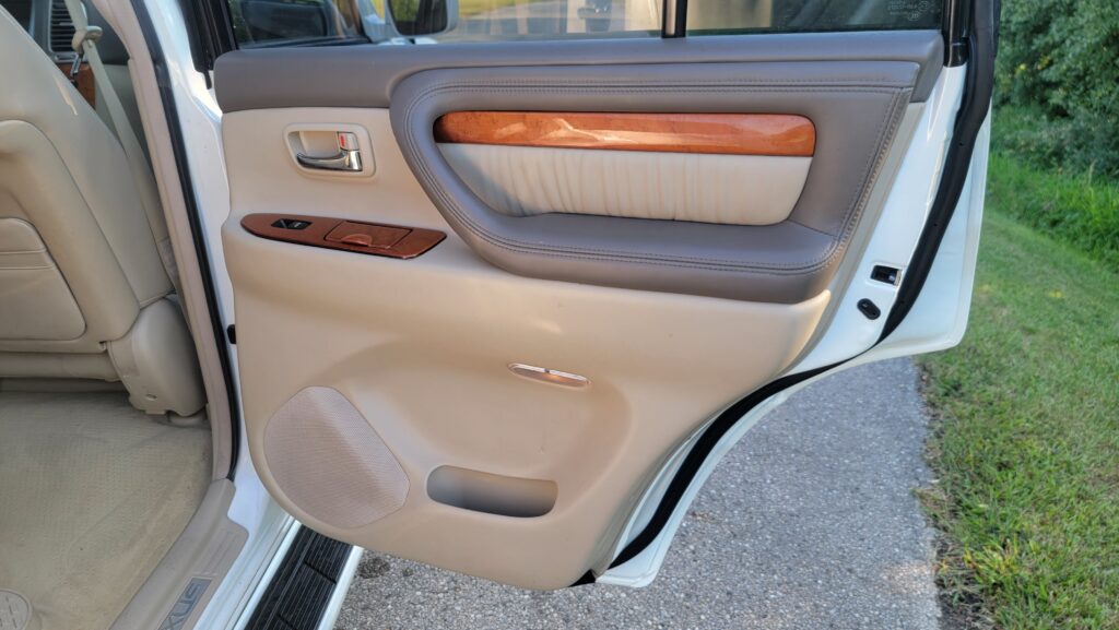 Passenger side door panel Lexus LX470 interior detail