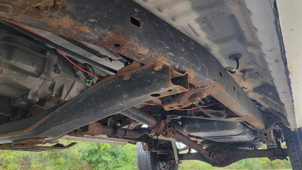 Driver-side middle frame and undercarriage of 1998 Toyota T100 DX 4x4