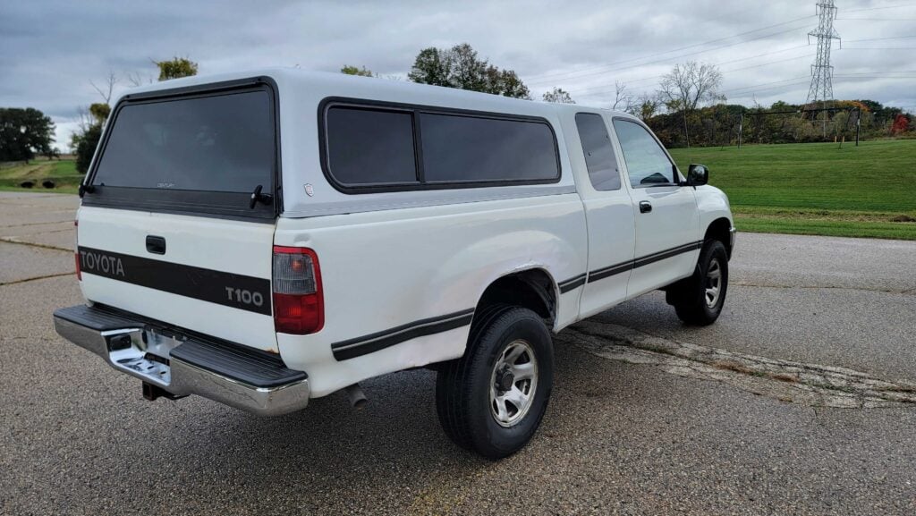 Rear passenger-side view of 1998 Toyota T100 DX 4x4