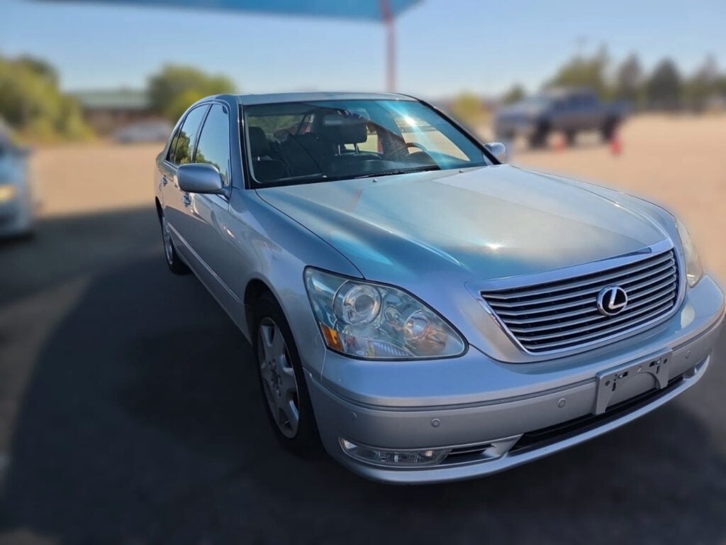 2004 Lexus LS430 Silver on Black Front Passenger 3_4 TaninJDM
