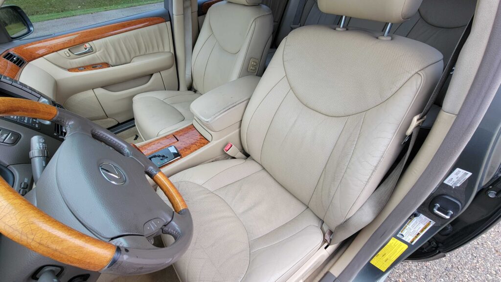 Driver seat and steering wheel interior view of 2005 Lexus LS430