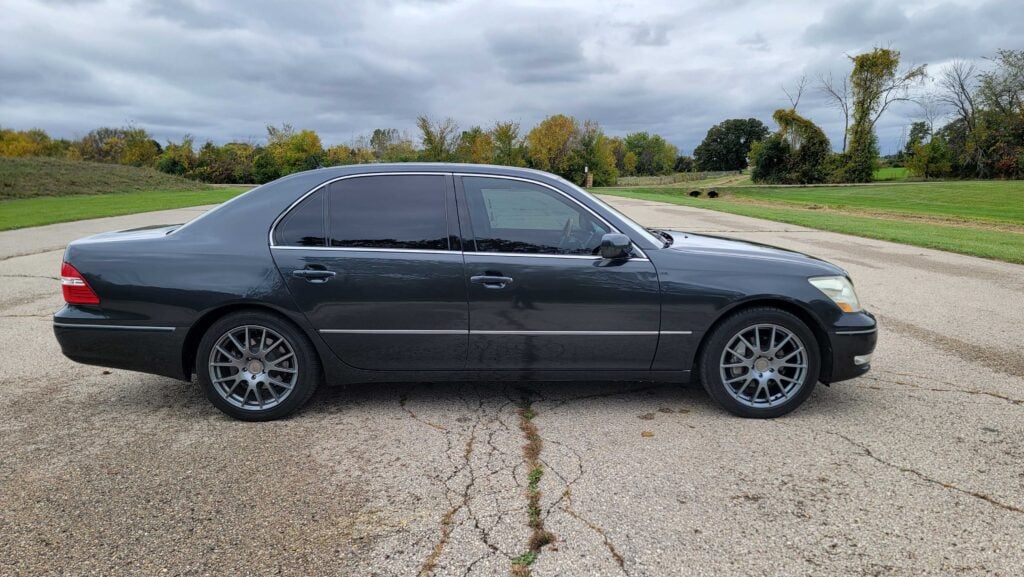 Passenger-side exterior profile of 2006 Lexus LS430 ULTRA in Flint Gray Mica