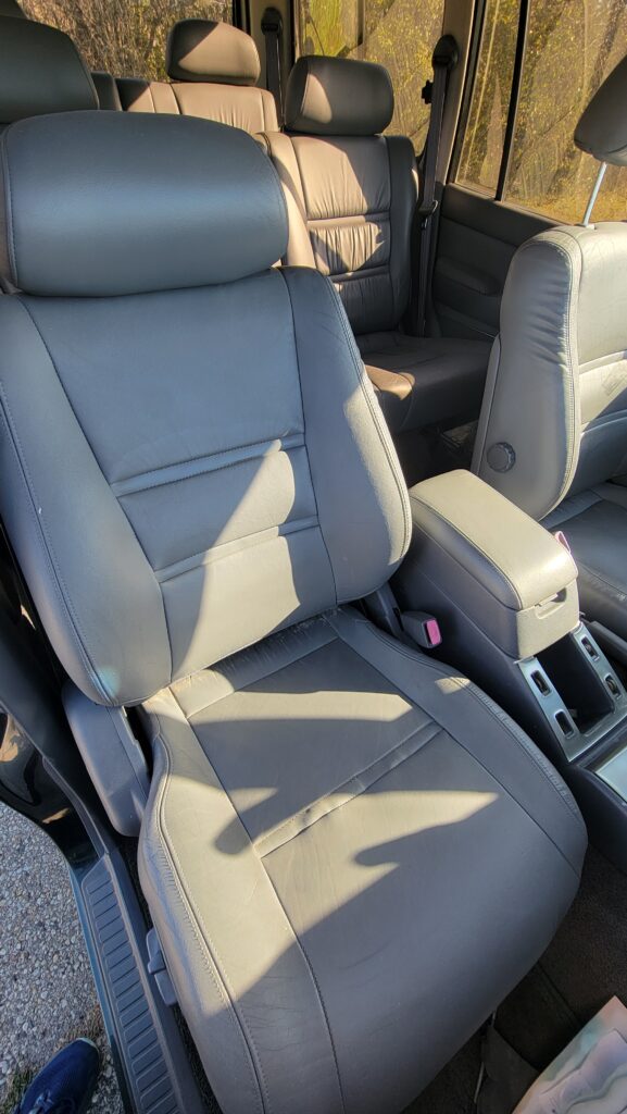 Front Passenger seat of 1994 Toyota Land Cruiser triple locked