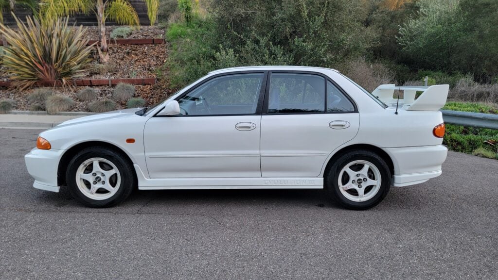 Evo 3 passenger-side exterior