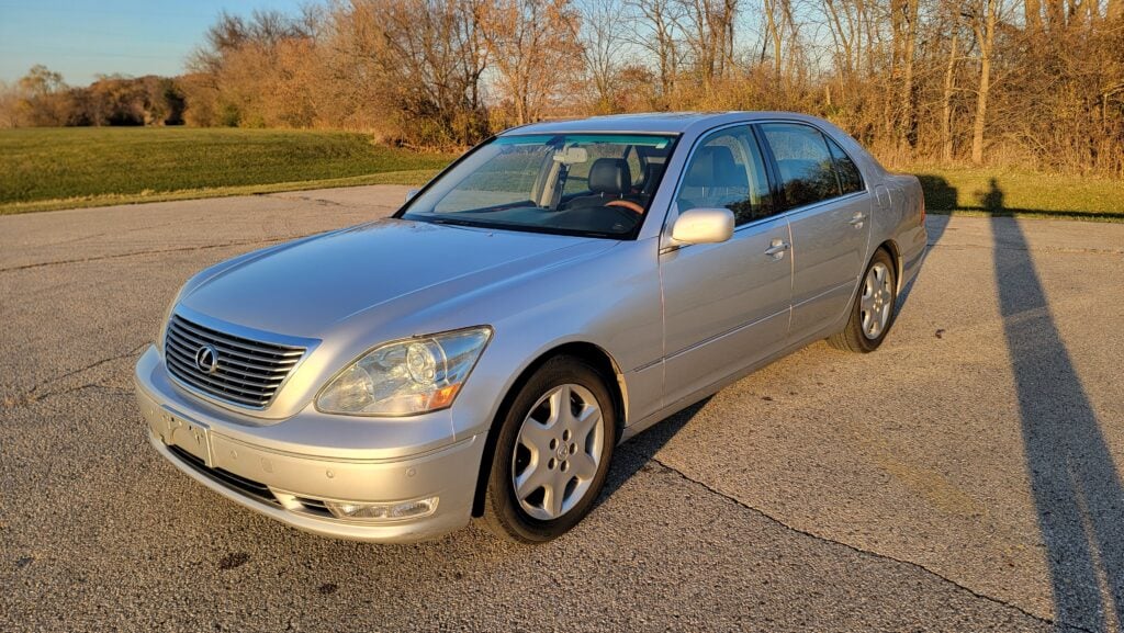 Front driver-side quarter view of 2004 Lexus LS430