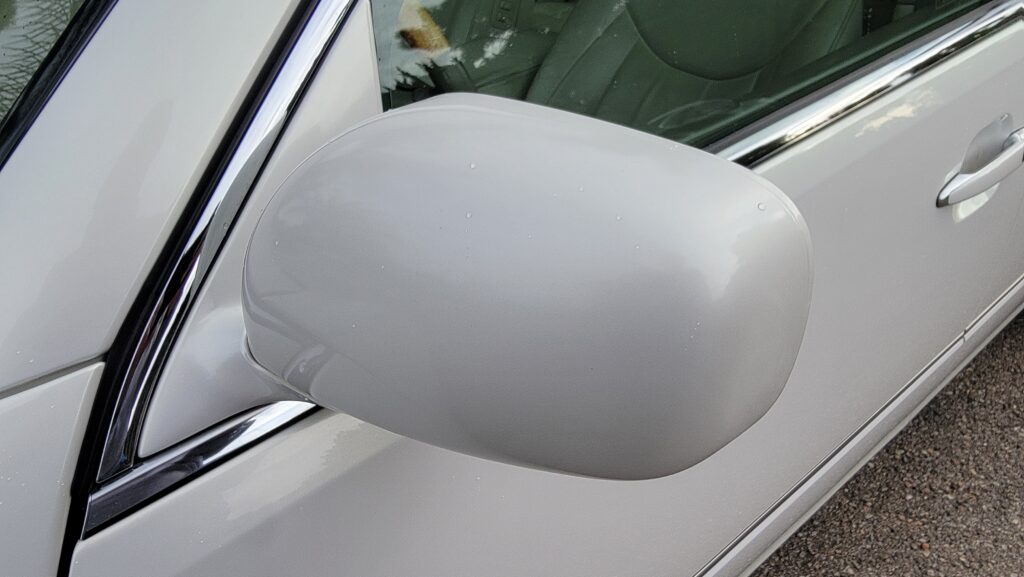 Driver mirror detail