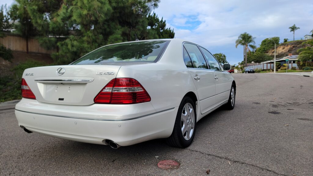 Passenger rear quarter angle