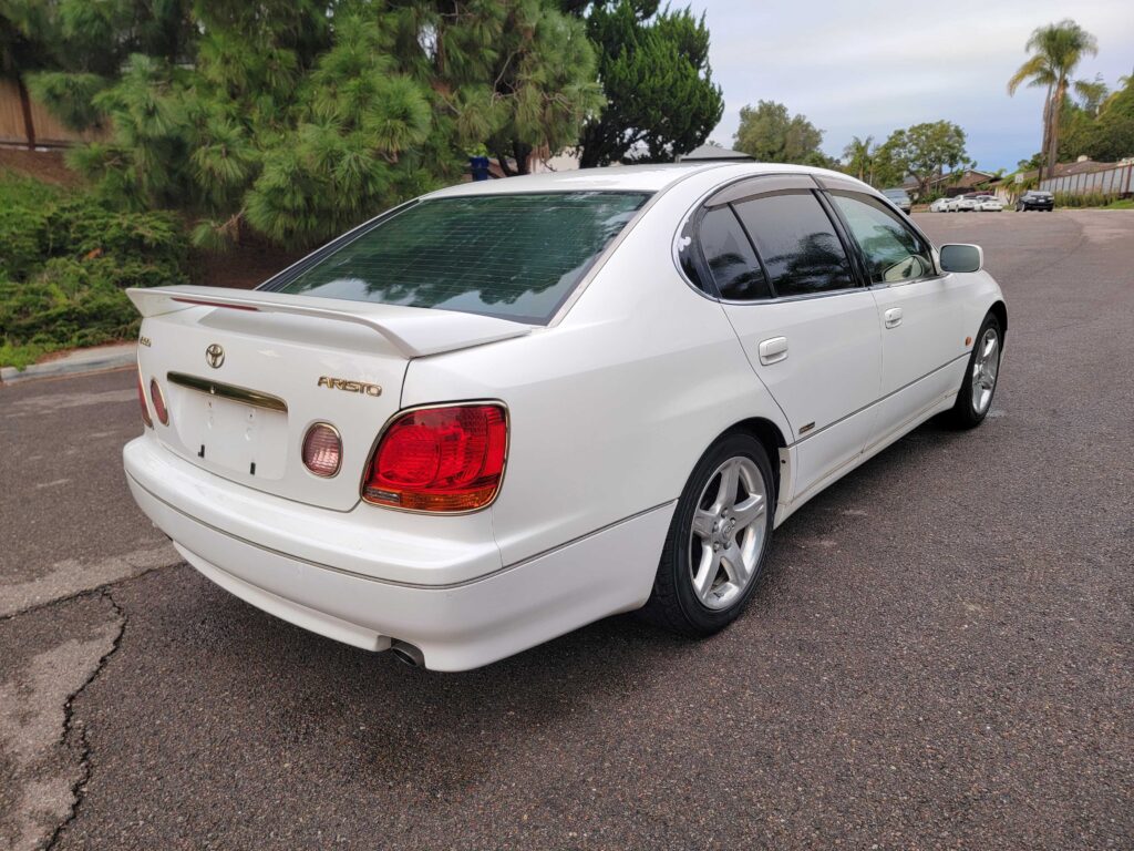 Rear driver-side angle of 1999 Toyota Aristo