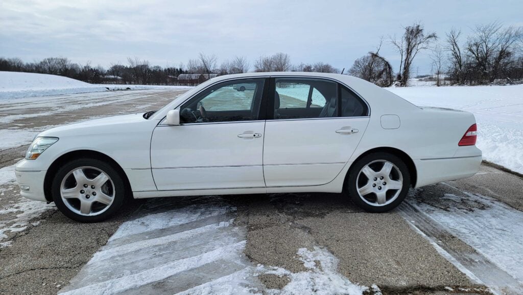 Driver-side profile of 2005 Lexus LS430