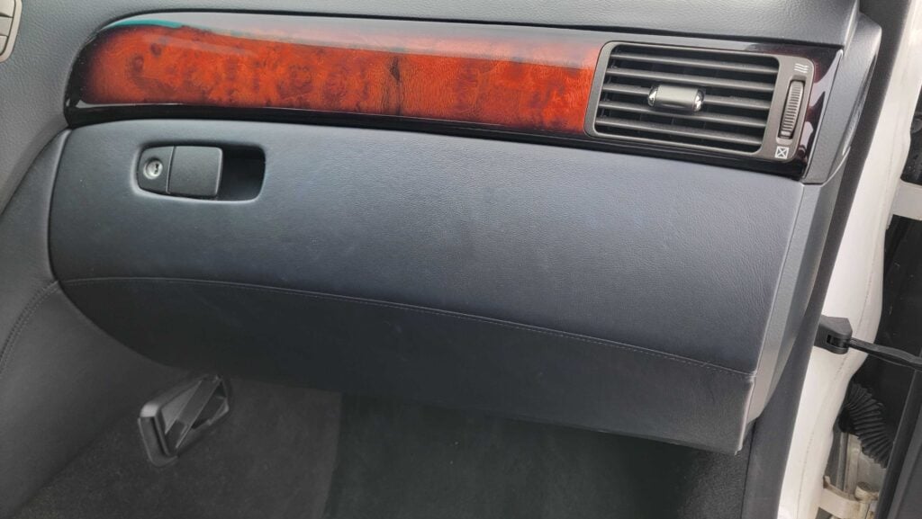 Passenger-side dashboard and glovebox trim