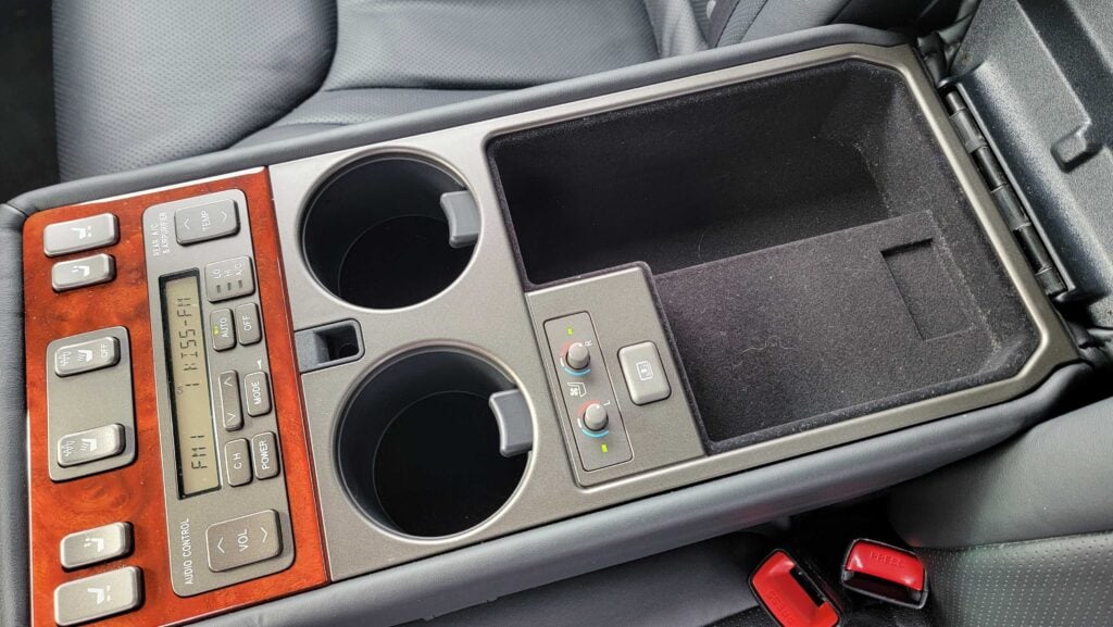 Rear center console controls and wood trim