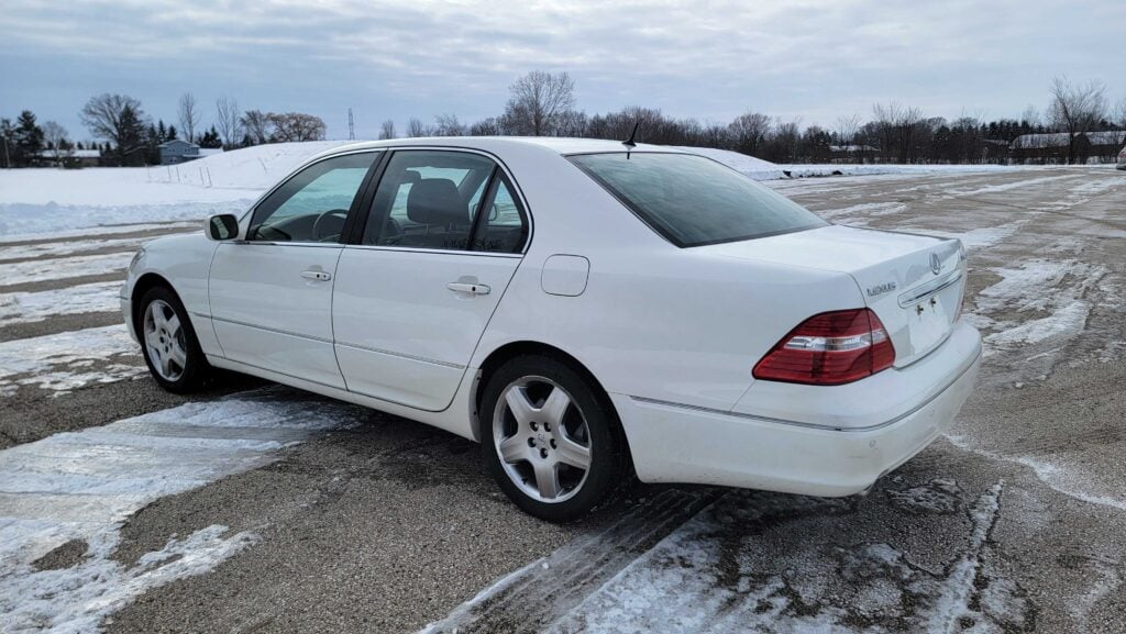 Rear driver-side angle of 2005 Lexus LS430