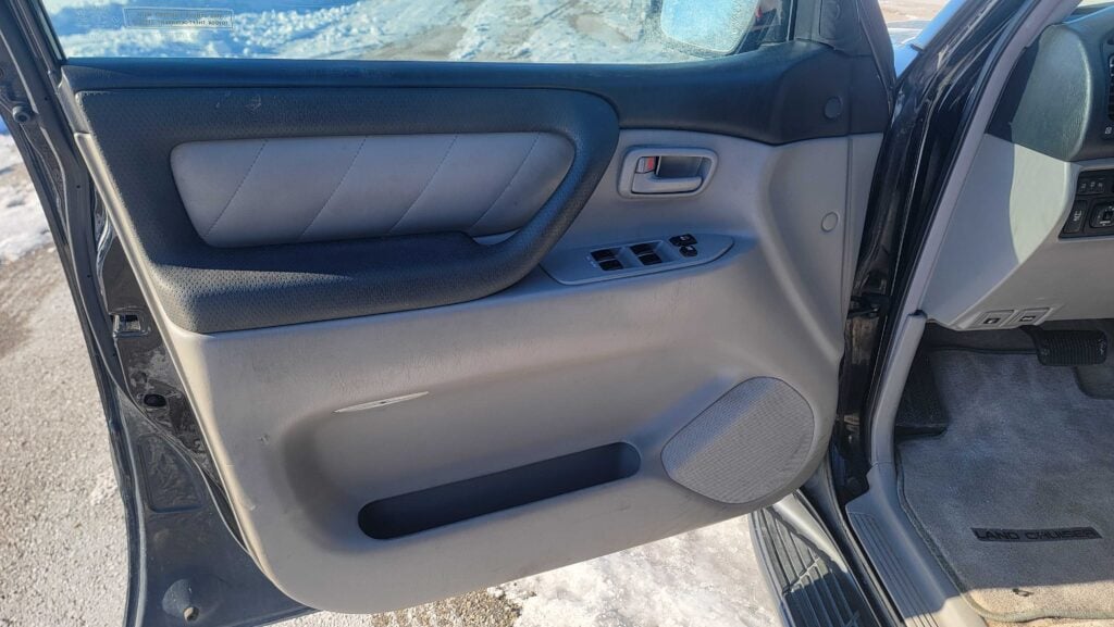 Driver door panel of 2007 Toyota Land Cruiser