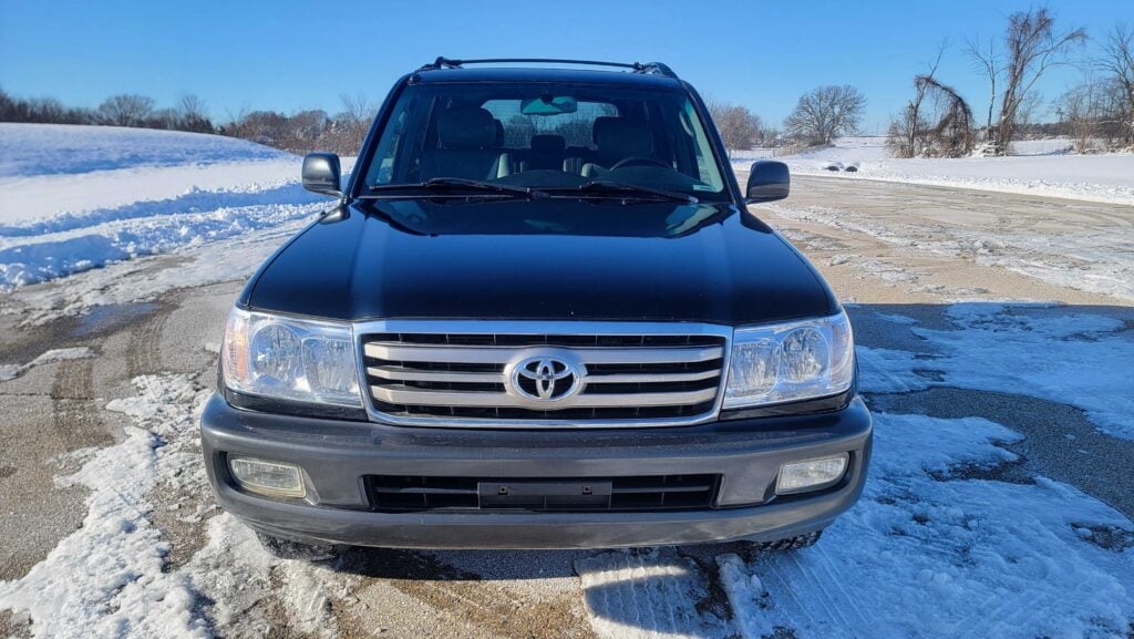 Front view of 2007 Toyota Land Cruiser in black
