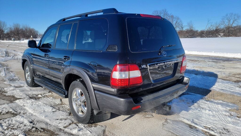 Rear driver-side angle of 2007 Toyota Land Cruiser in black
