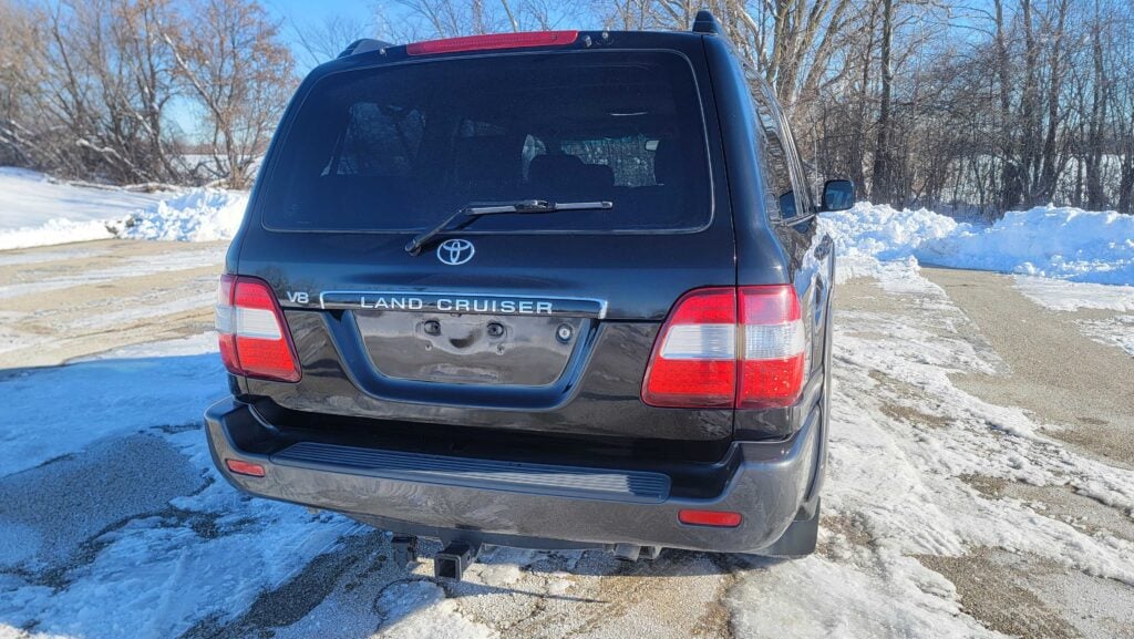 Rear lower straight-on view of 2007 Toyota Land Cruiser