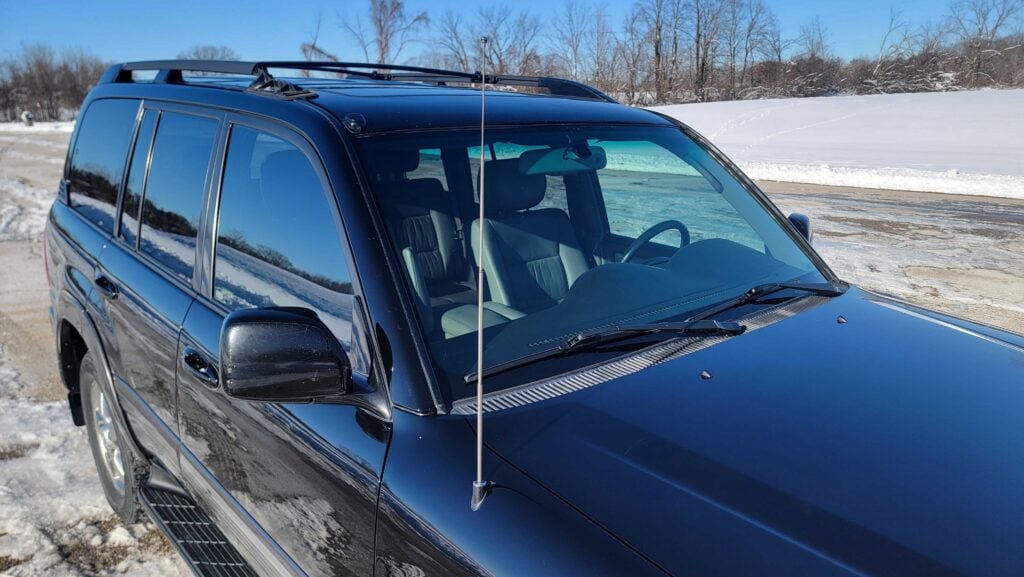 Windshield and hood view of 2007 Toyota Land Cruiser in black