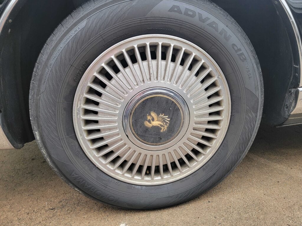 Toyota Century Yokohama Advan DB Tire and Factory Wheel