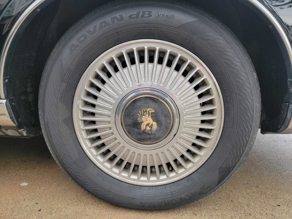 Toyota Century Yokohama Advan DB Tire and Factory Wheel