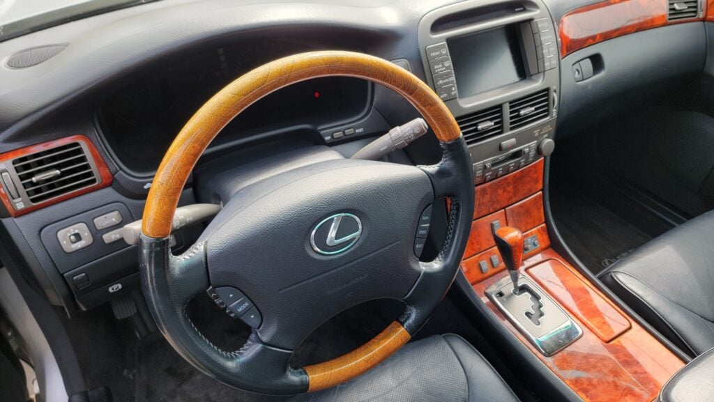 2005 Lexus LS430 ML steering wheel view Mercury Metallic Tanin JDM