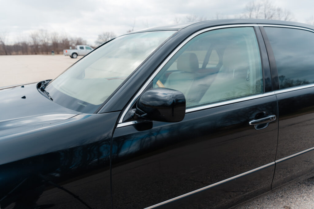 2005 Lexus LS430 Black on Ecru Driver Fender