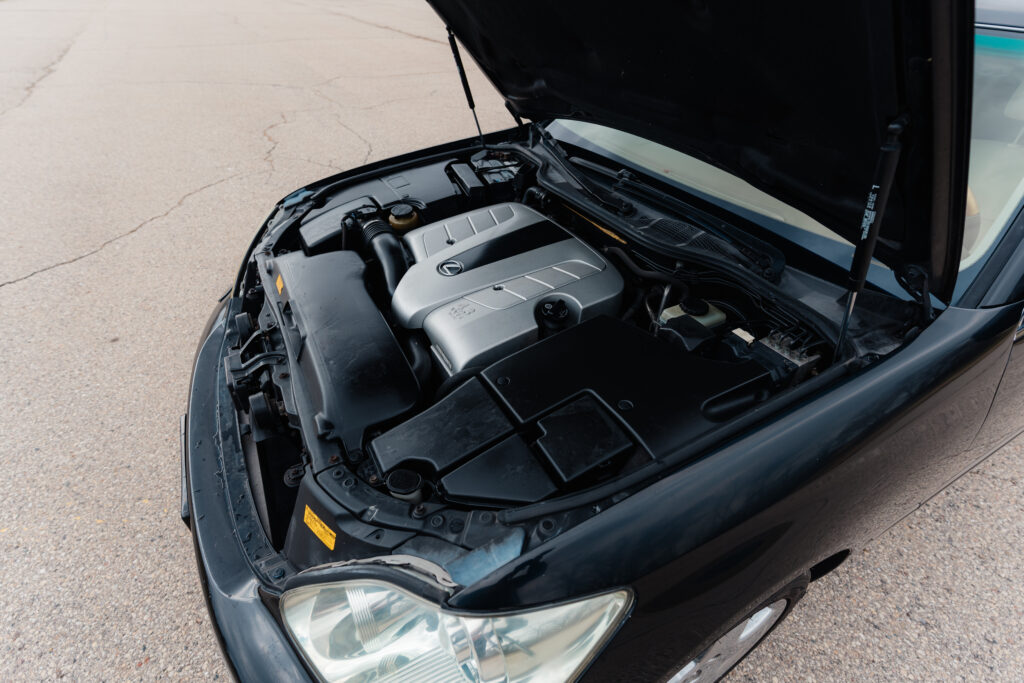 2005 Lexus LS430 Black on Ecru Driver Front Engine Right