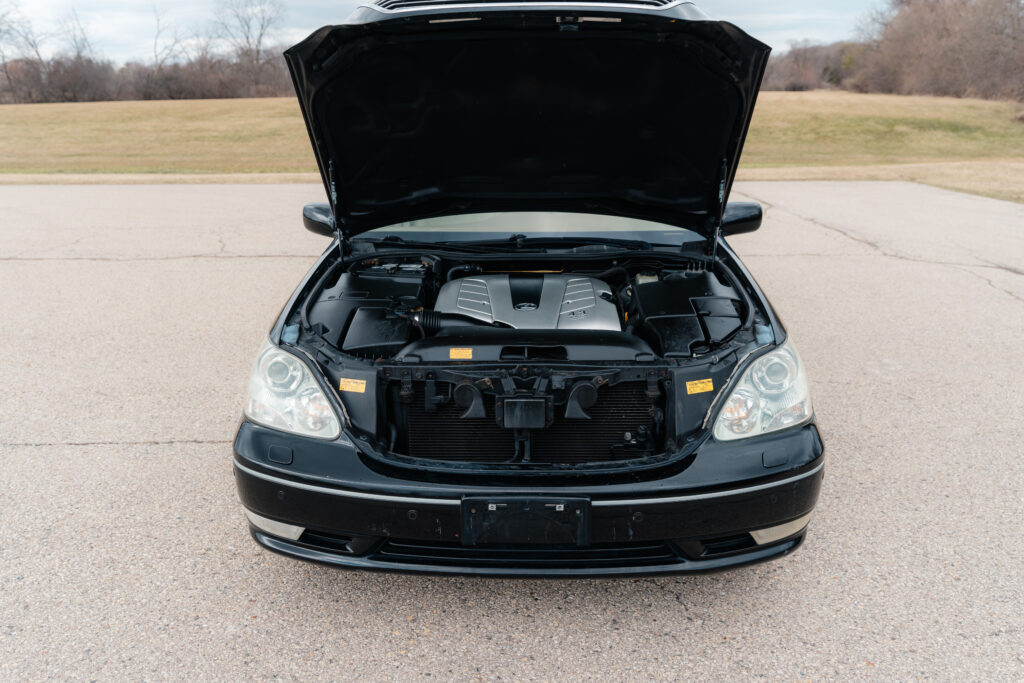 2005 Lexus LS430 Black on Ecru Front Engine