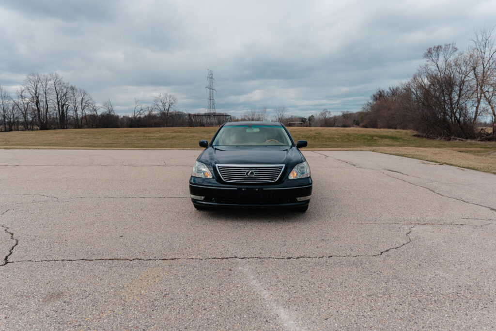 2005 Lexus LS430 Black on Ecru Front View far