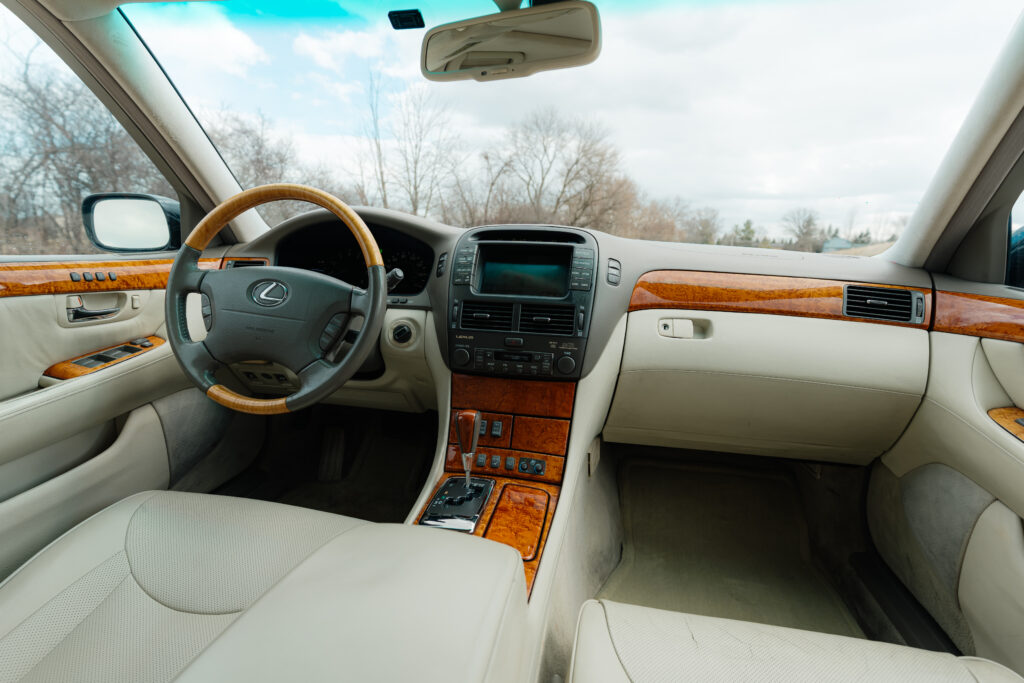 2005 Lexus LS430 Black on Ecru Dash View