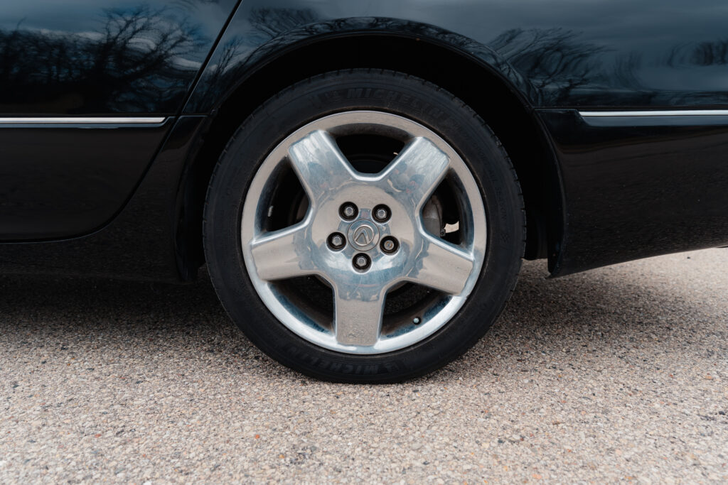 2005 Lexus LS430 Black on Ecru Driver Rear Wheel