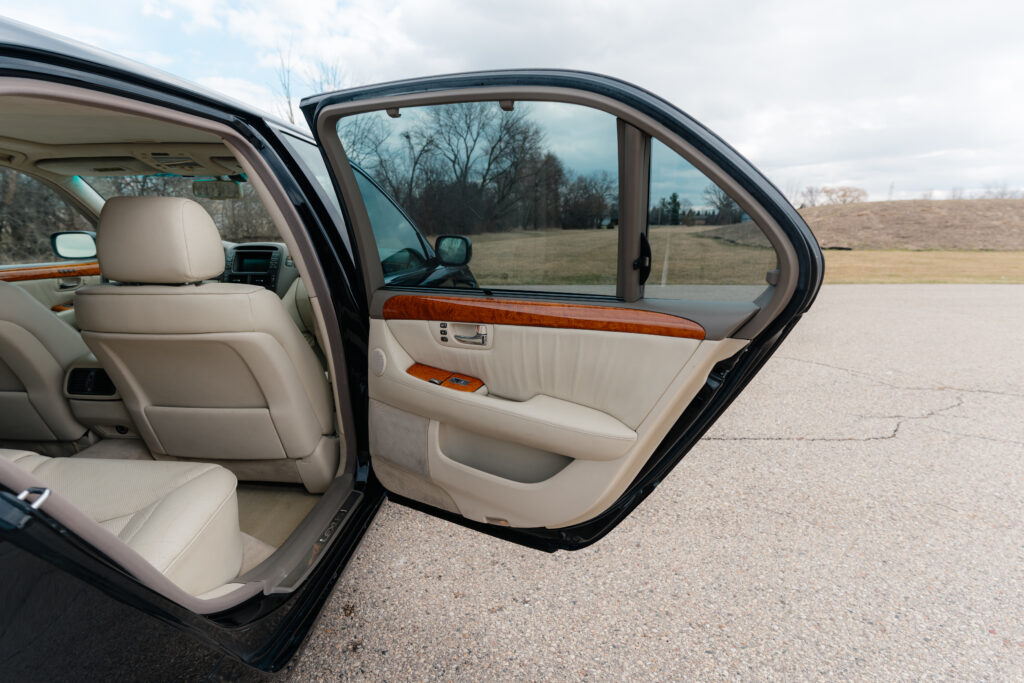 2005 Lexus LS430 Black on Ecru Passenger Rear Door Panel