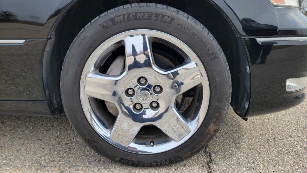 2005 Lexus LS430 Ultra Passenger Front Wheel View