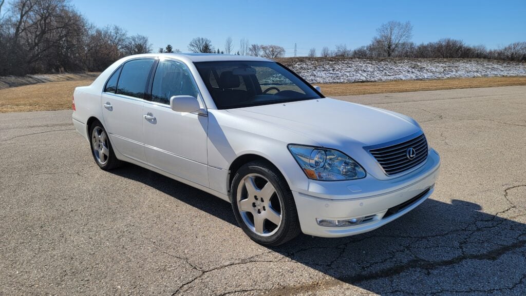 2005 Lexus LS430 White on Black Ultra Passenger Front View