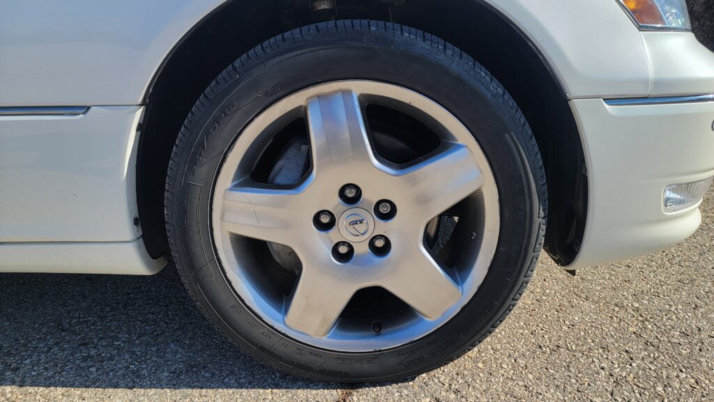 2005 Lexus LS430 White on Black Ultra Passenger Front Wheel