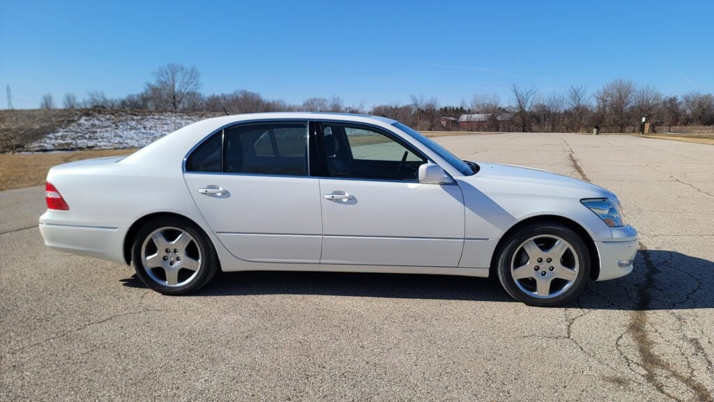 2005 Lexus LS430 White on Black Ultra Passenger Side View