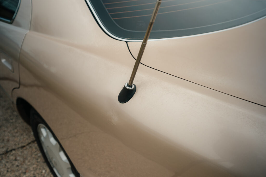 1995 Lexus LS400 Driver Rear Quarter Near View