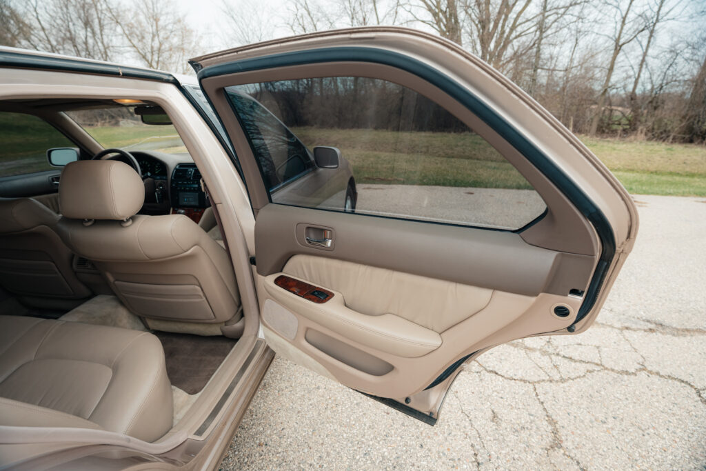 1995 Lexus LS400 Passenger Rear Door Panel