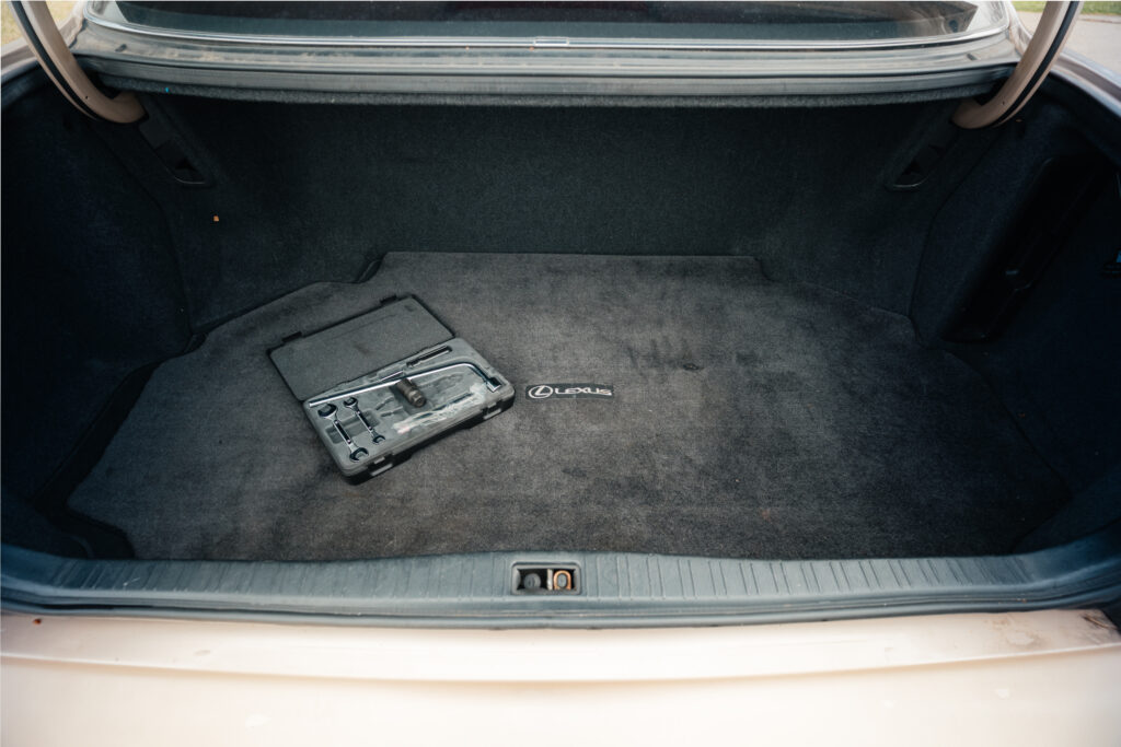 1995 Lexus LS400 Rear Trunk Inside View