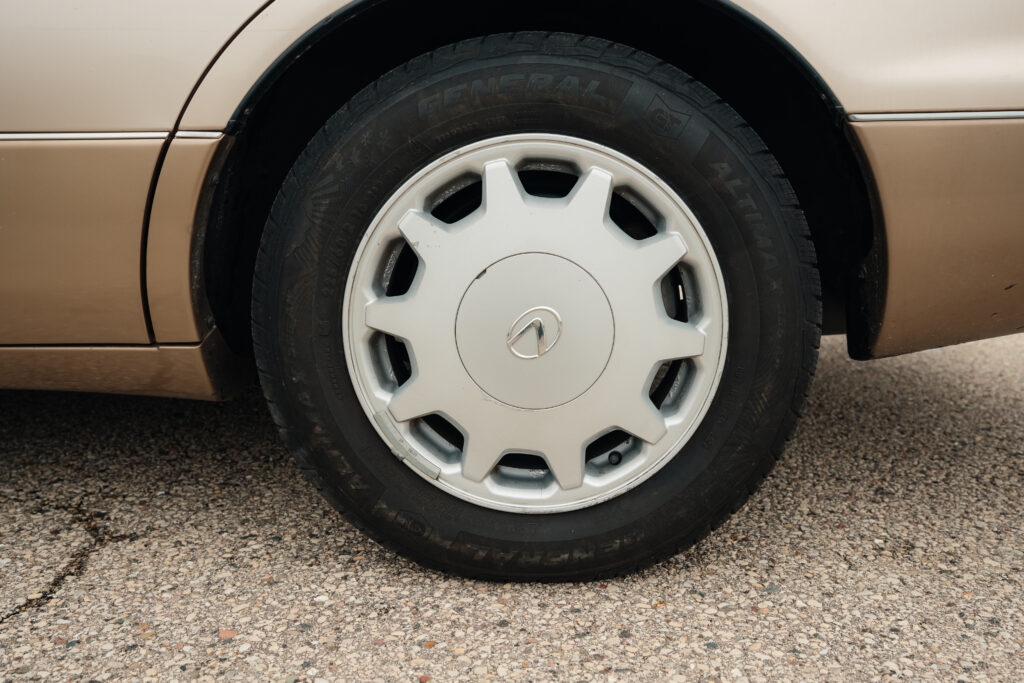 1995 Lexus LS400 Driver Rear Wheel View