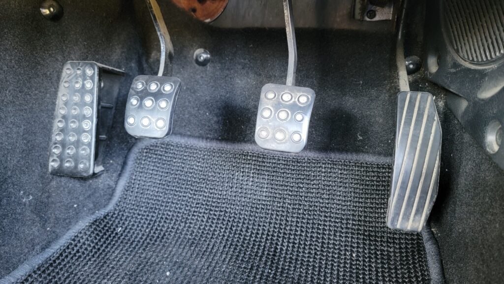 1996 Suzuki Cappuccino Driver Pedal View