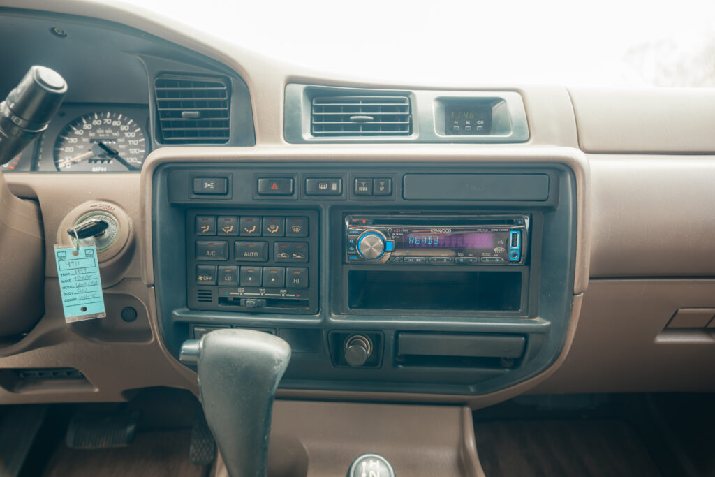 1997 Toyota Land Cruiser Collectors Edition Console Radio HVAC