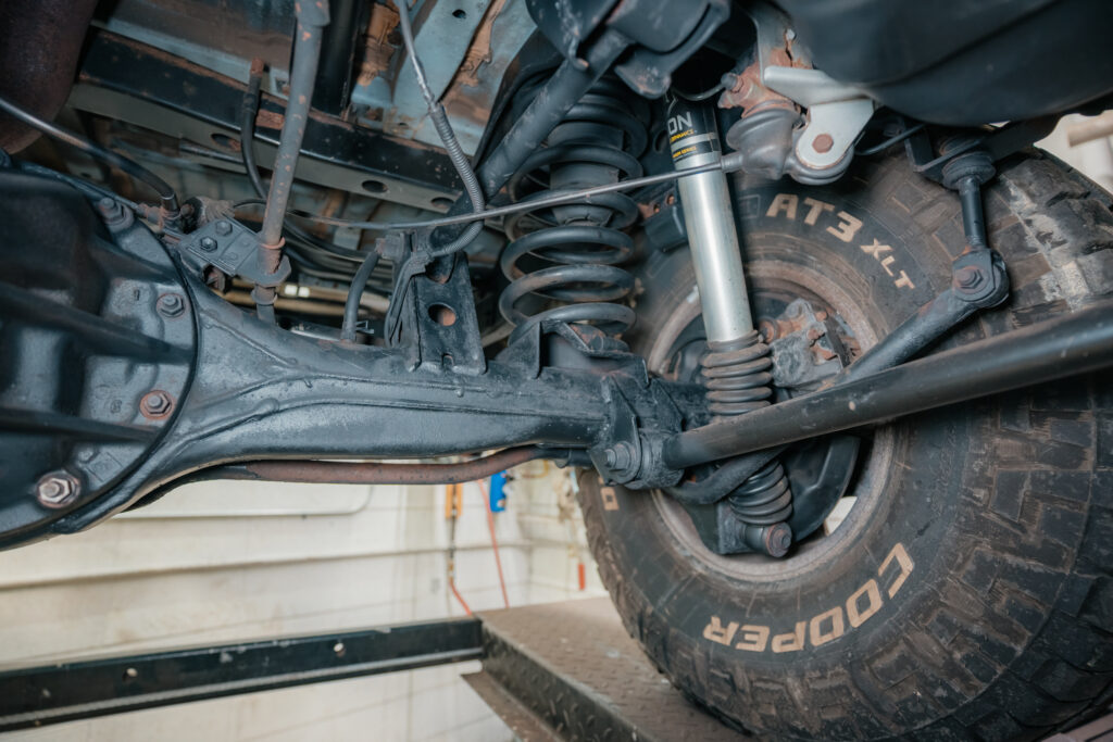 1997 Toyota Land Cruiser Underbody Driver Rear Axle