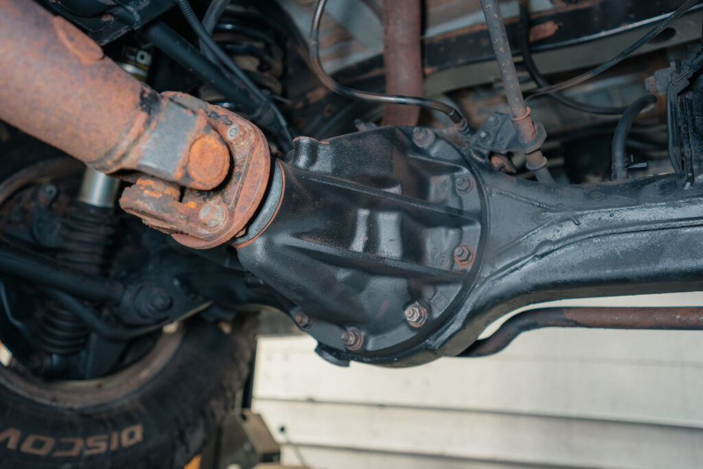 1997 Toyota Land Cruiser Underbody Rear Diff Front View