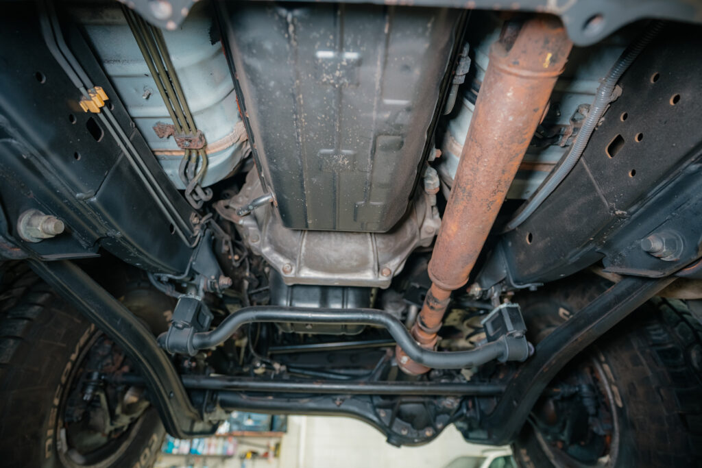 1997 Toyota Land Cruiser Underbody Transmission View