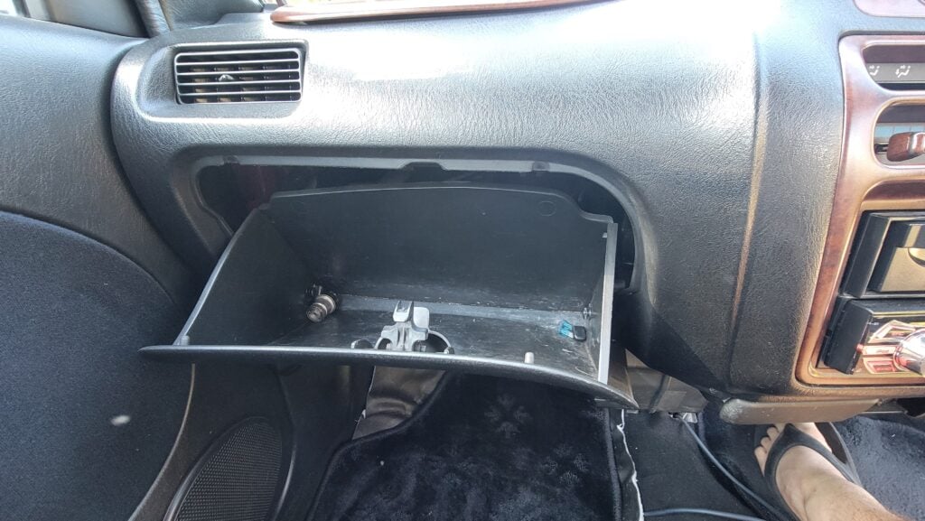 1997 Daihatsu Mira TR-XX glove box open