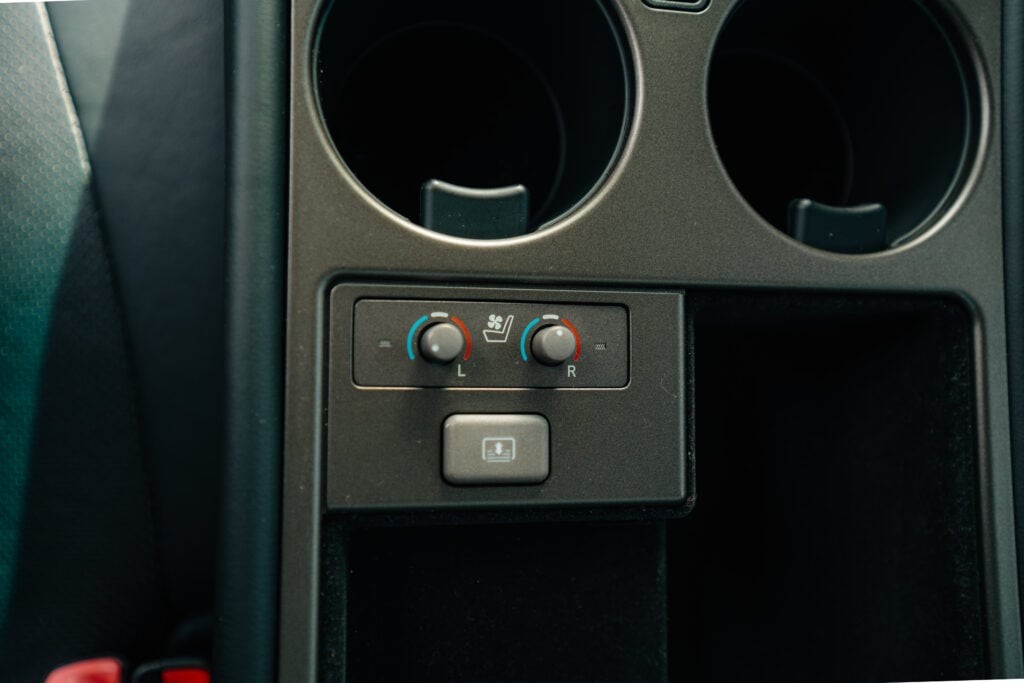 2005 Lexus LS430 Black Cherry Pearl Rear Ventilated Seat Controls