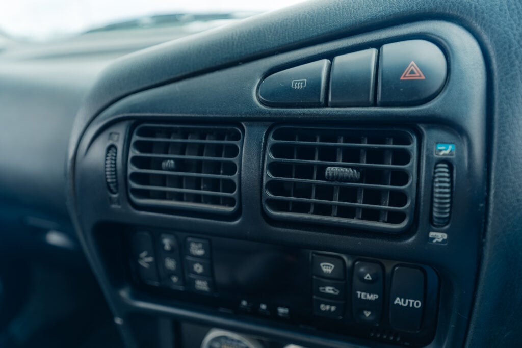 1995 Mitsubishi EVO 3 hvac center vent view