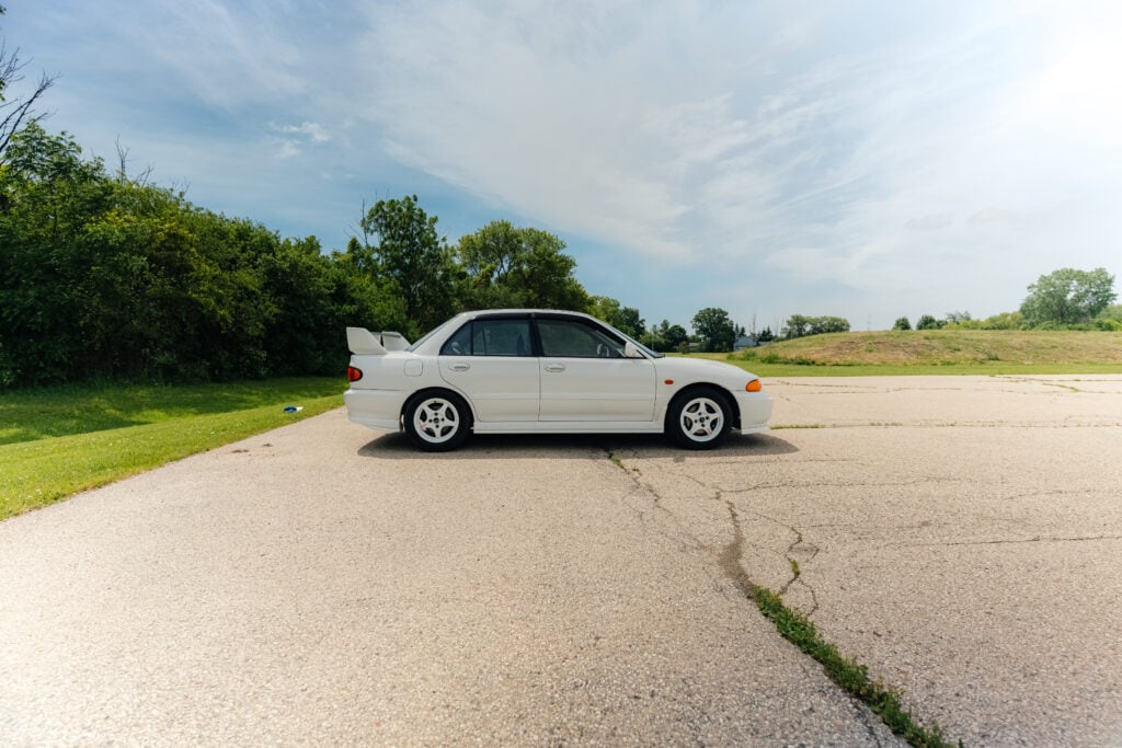 1995 Mitsubishi EVO 3 side view wide