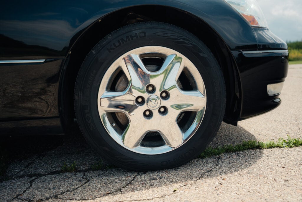 2005 Lexus LS430 Black on Black ML-C Passenger Front Wheel