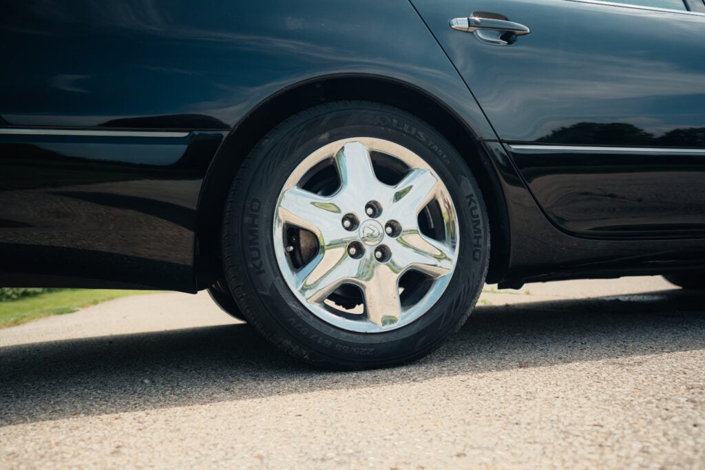 2005 Lexus LS430 Black on Black ML-C Passenger Rear Wheel